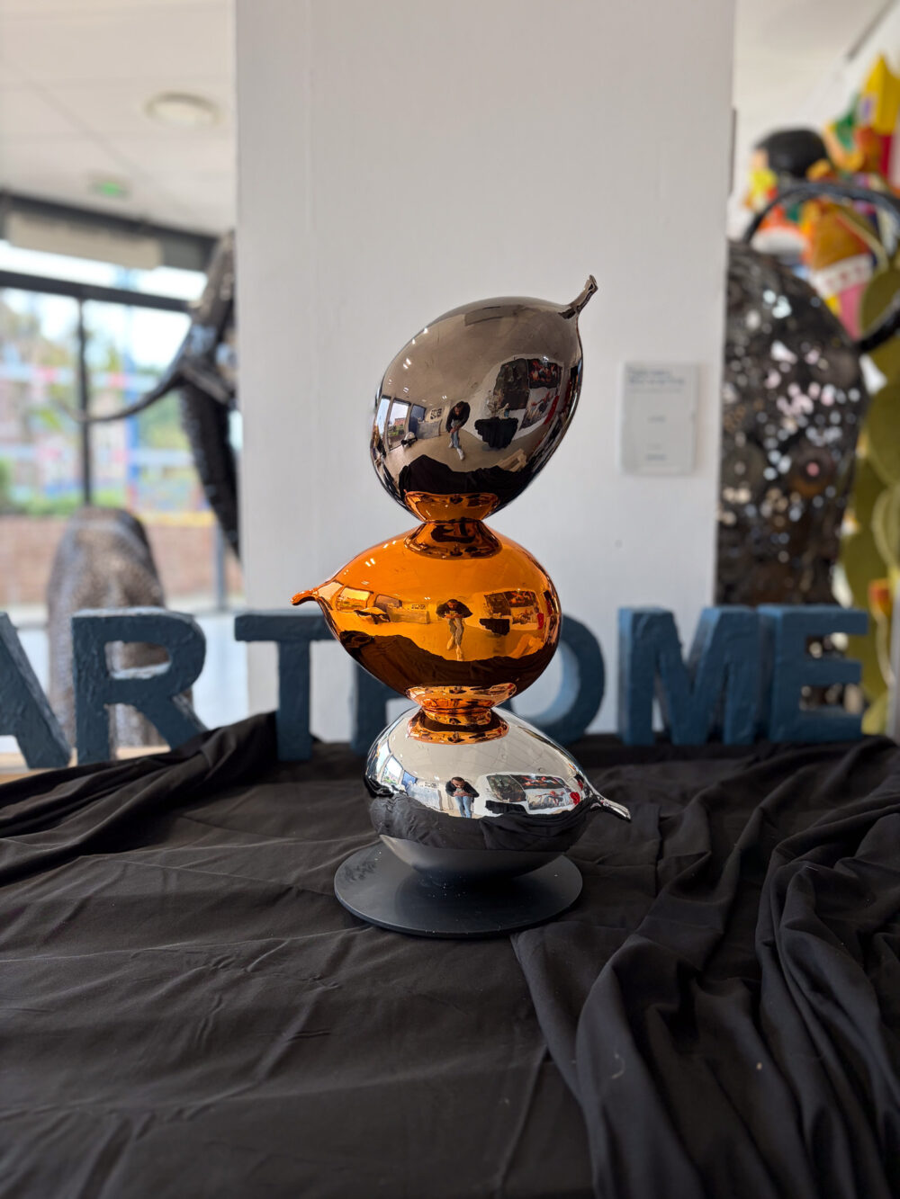 sculpture design ballons chromés