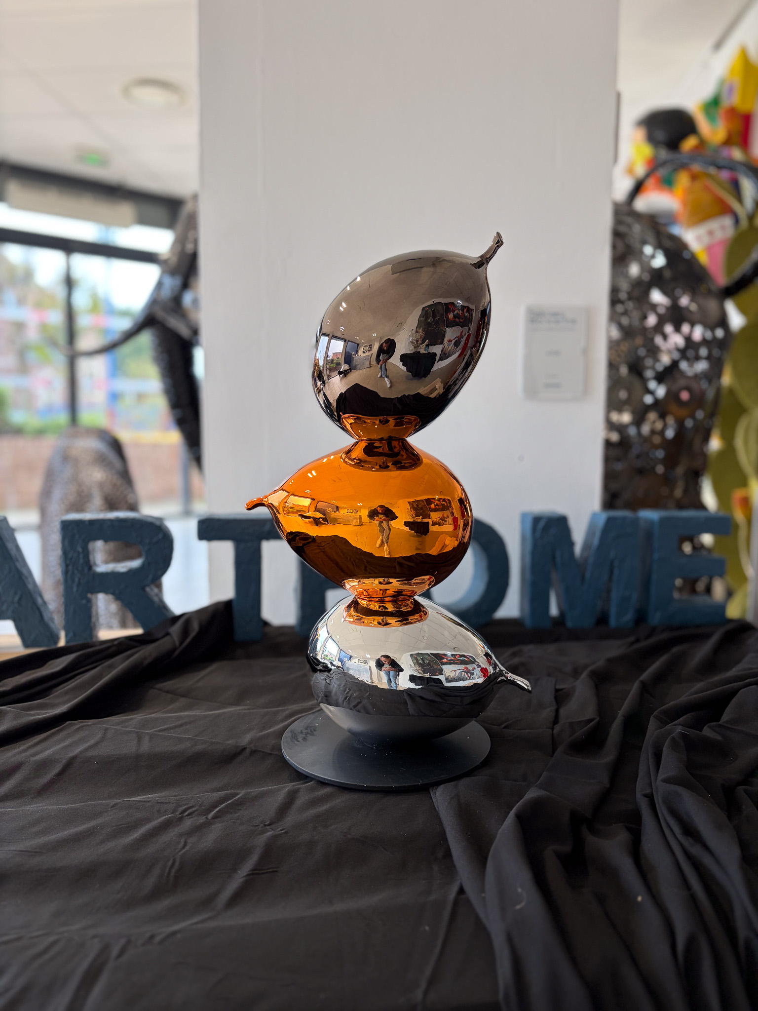 sculpture design ballons chromés