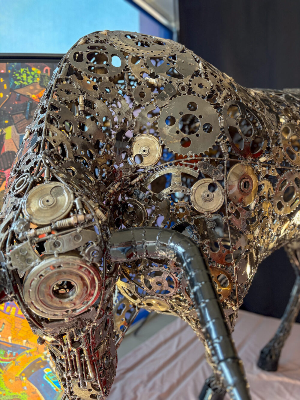 Détail du taureau en pièces mécaniques – structure métallique