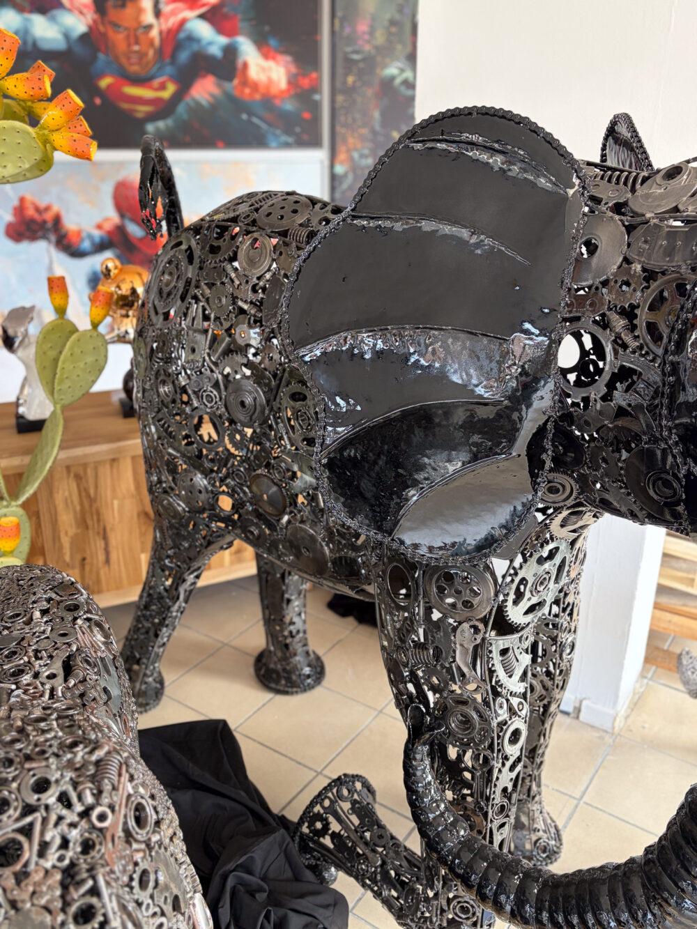 Détail de l’éléphant en pièces mécaniques – vue rapprochée