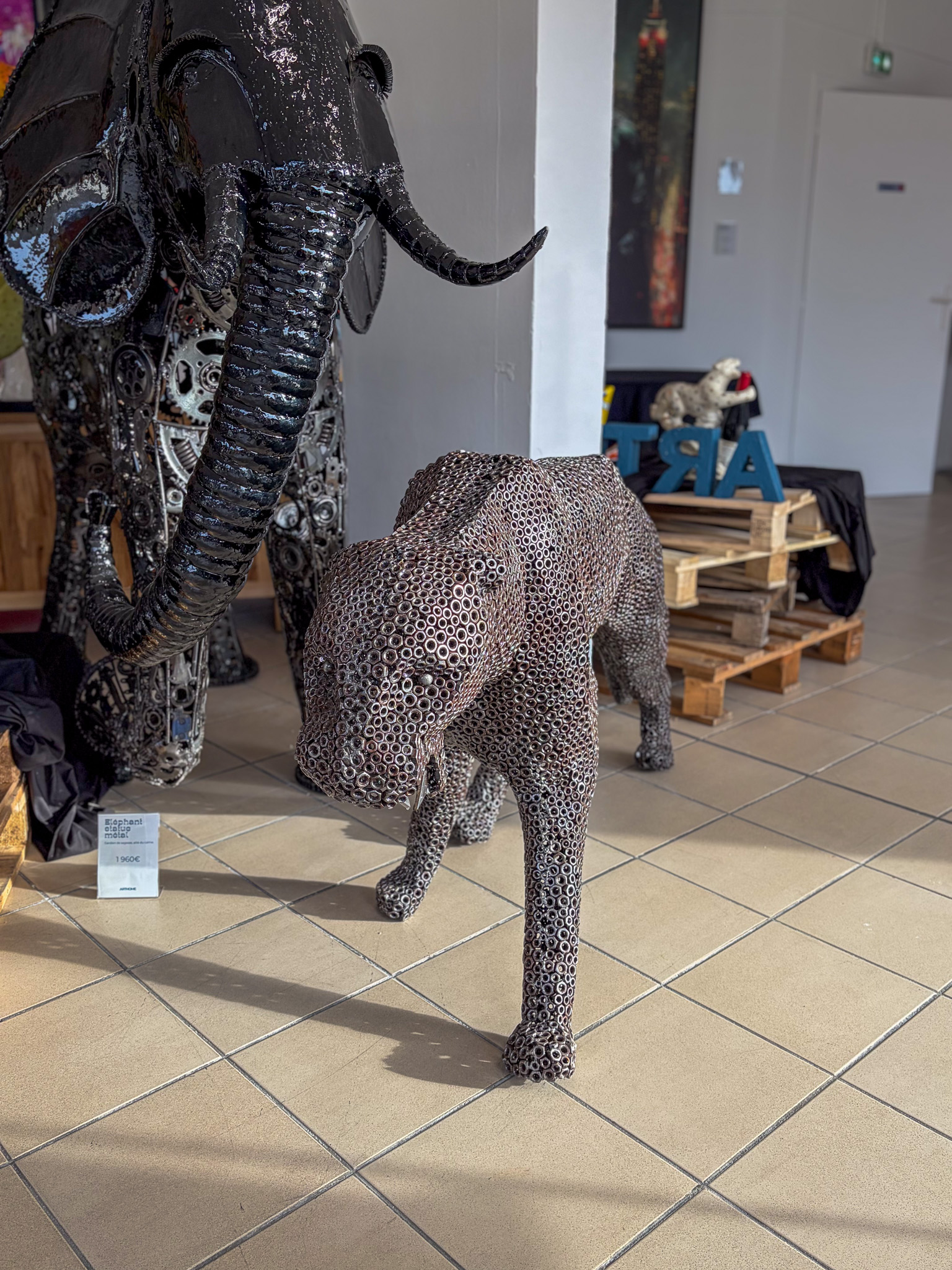 Panthère en boulons métalliques – sculpture artisanale ArtHome