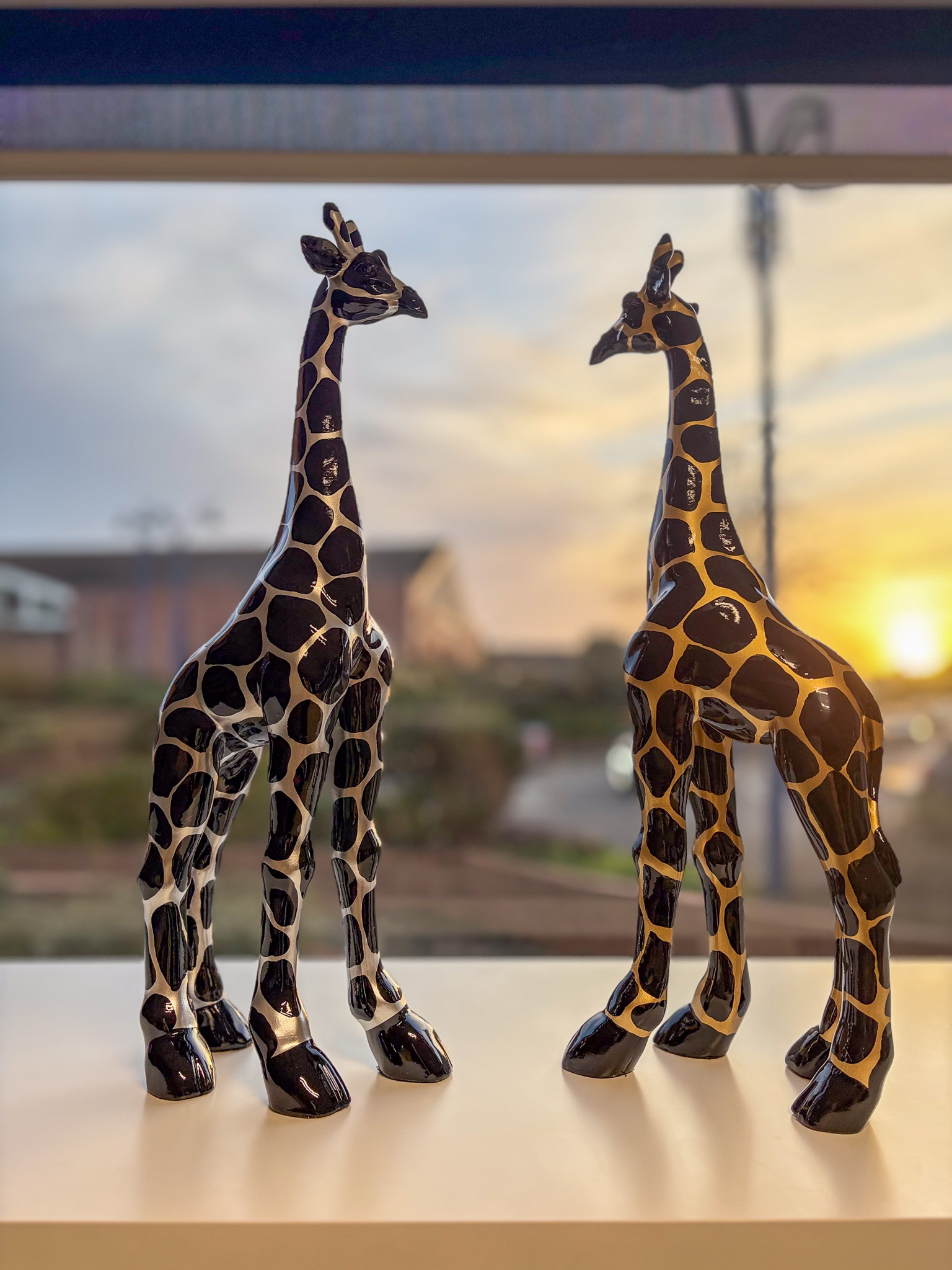 Figurine girafe design en résine – décoration contemporaine – 50 cm
