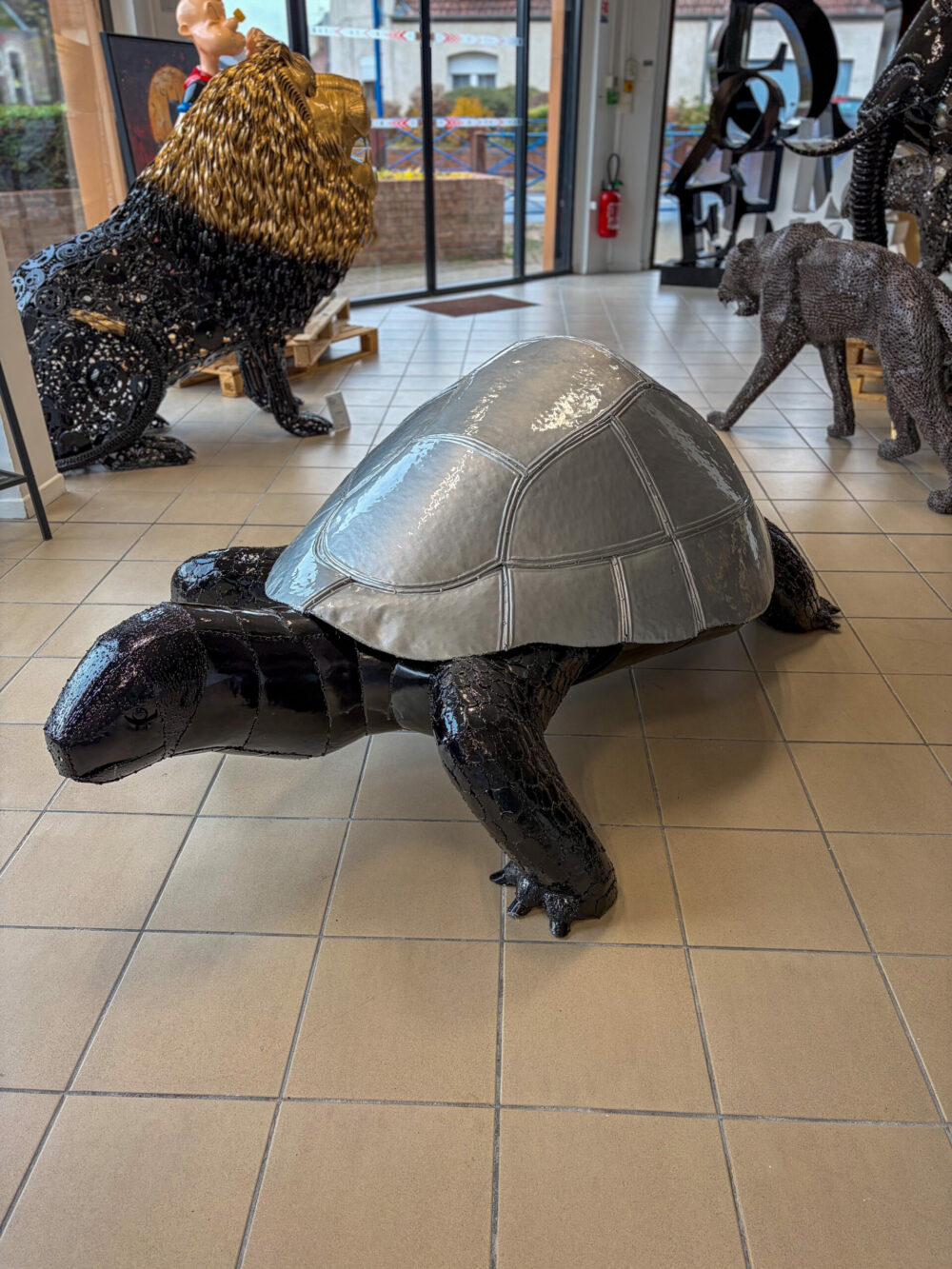 Statue tortue en métal