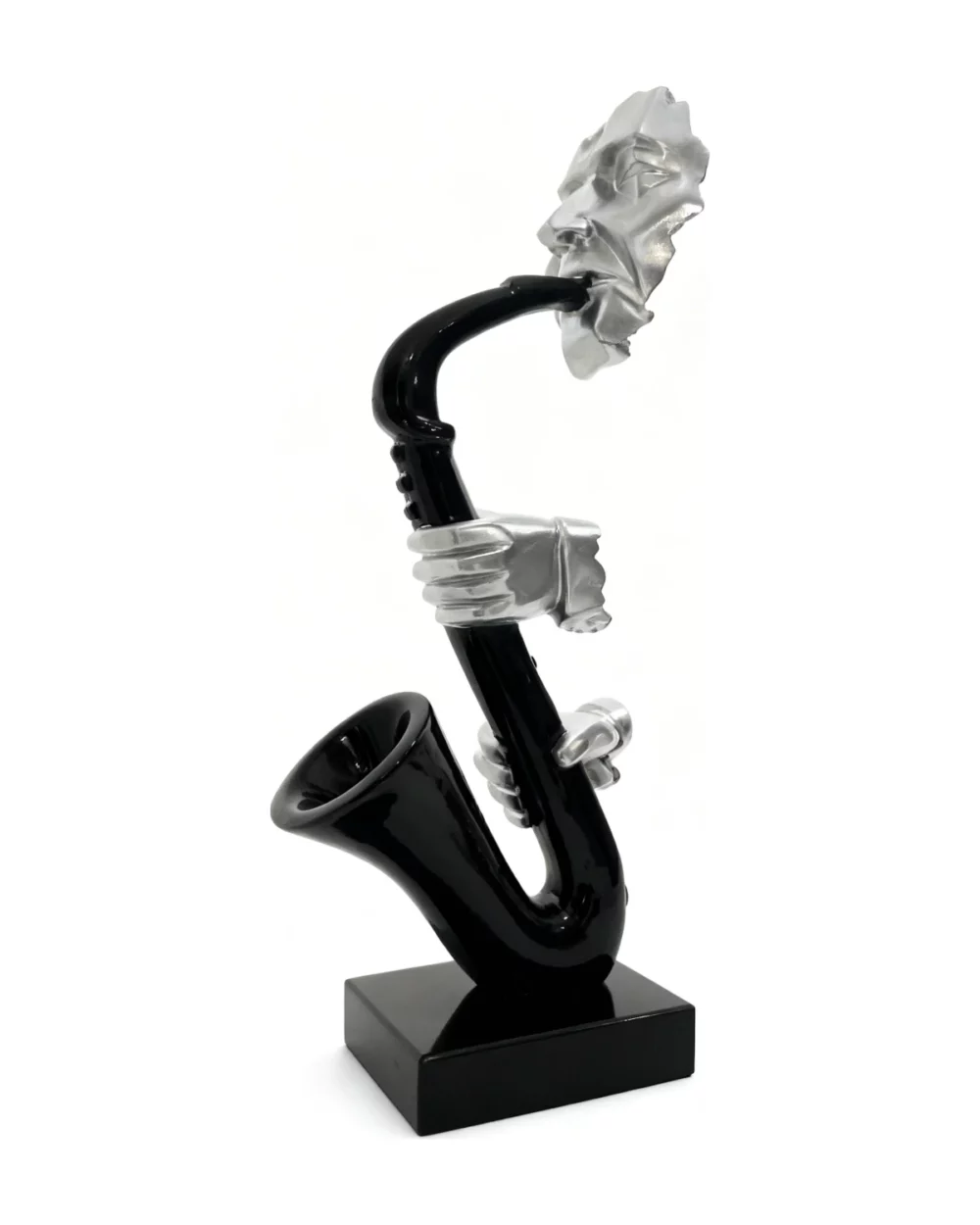 Figurine saxophone avec visage et mains